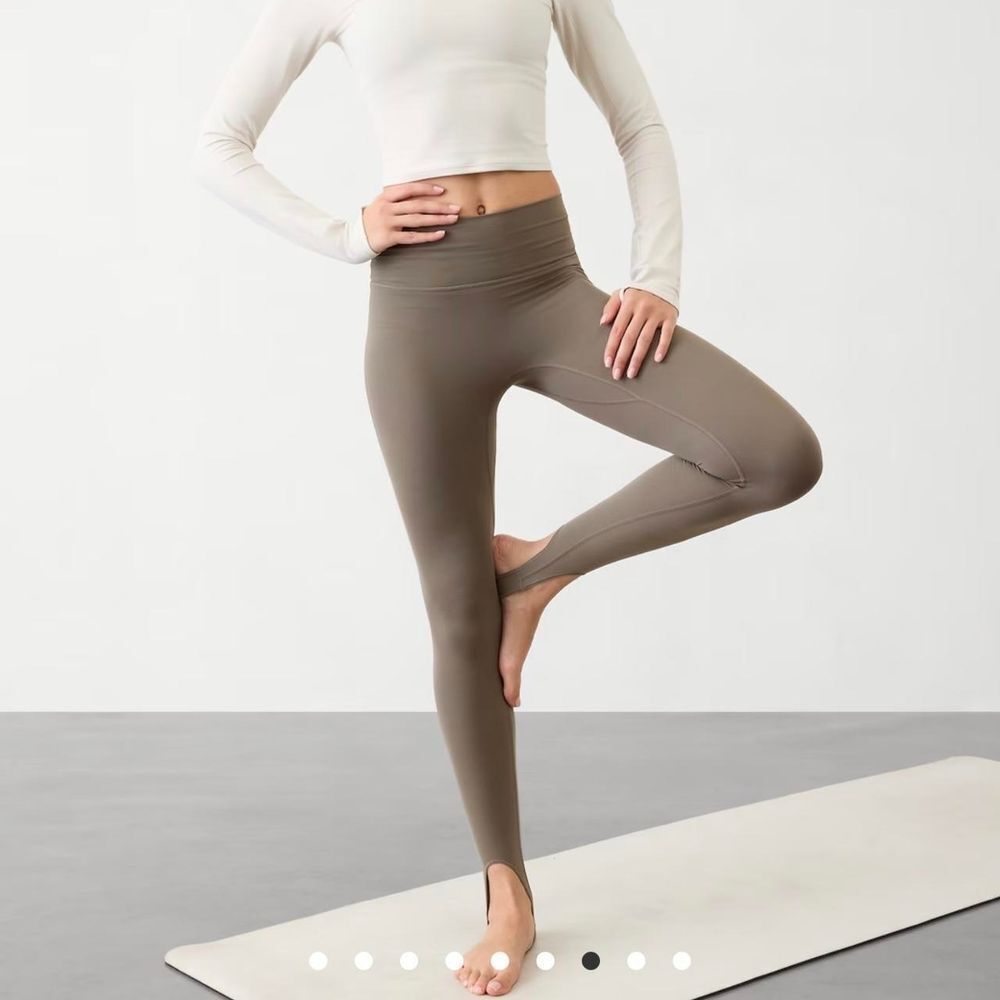 Athleta Transcend Stirrup Leggings Medium Size